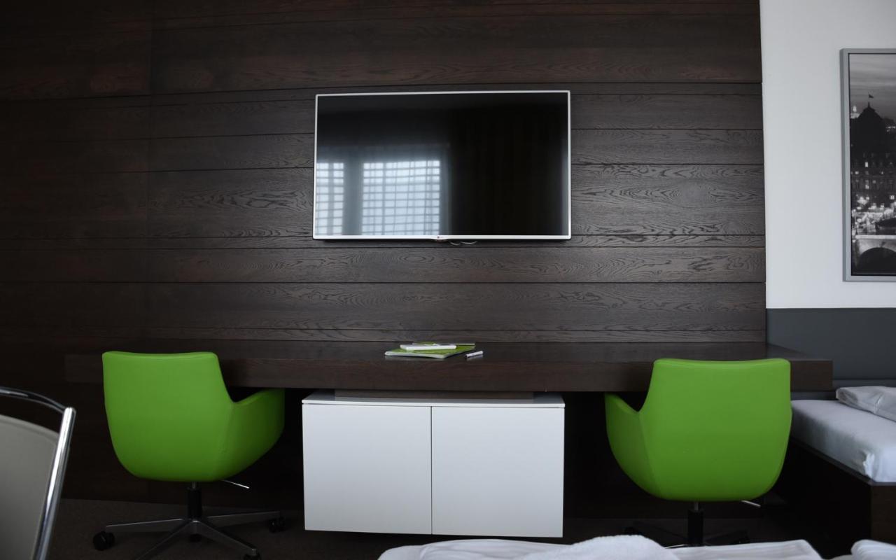 Hotel Harmony Medical & Wellness-free Parking, 1,8km From The Center Kromeriz